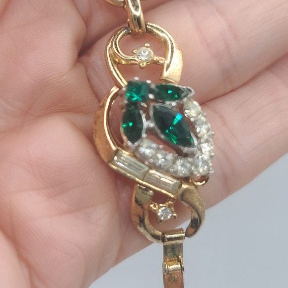 Vintage Trifari Bracelet Rhinestone Green Gold Tone READ‎ 7" - Picture 9 of 16